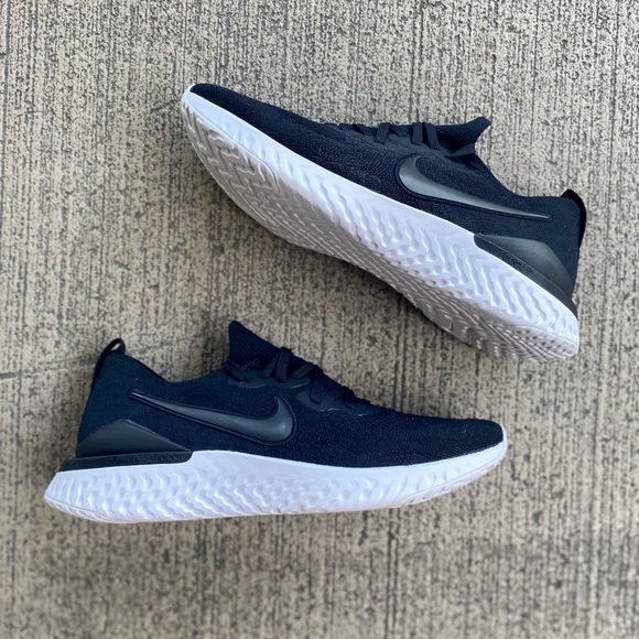 Nike Epic React Flyknit 2 Black and White Running Shoes - Picture 5 of 8